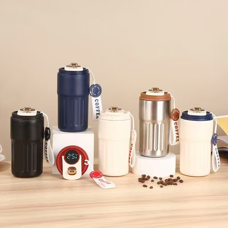 Coffee mugs with temperature display